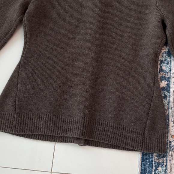 Quince Structured Cardigan - Picture 11 of 13